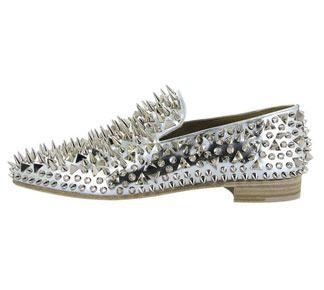 Christian Louboutin يطلق تشكيلة مميزة من الأحذية والحقائب لربيع وصيف 2013